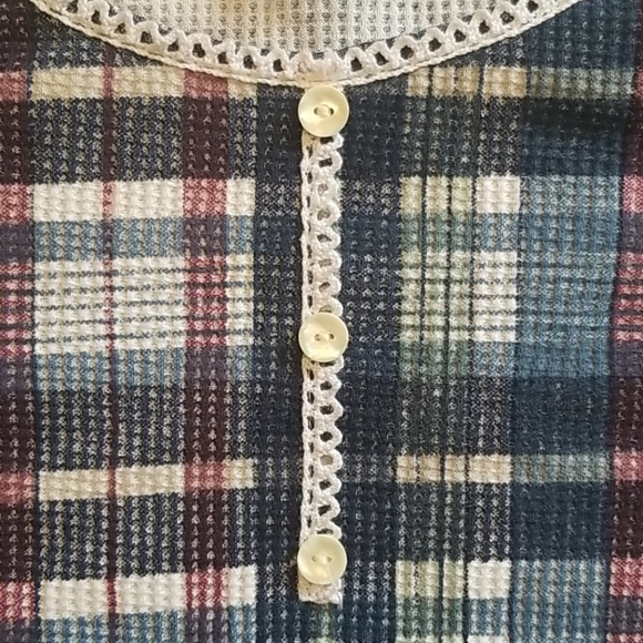 Stefano Basics Blouse - Picture 8 of 9